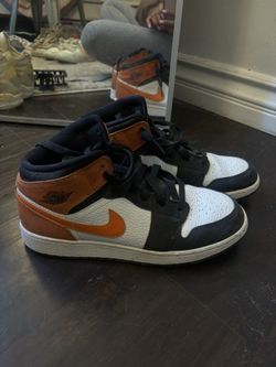 Jordan 1 Mid Shattered backboard