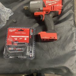 3/4 And 5.0 Milwaukee Gun And Battery 