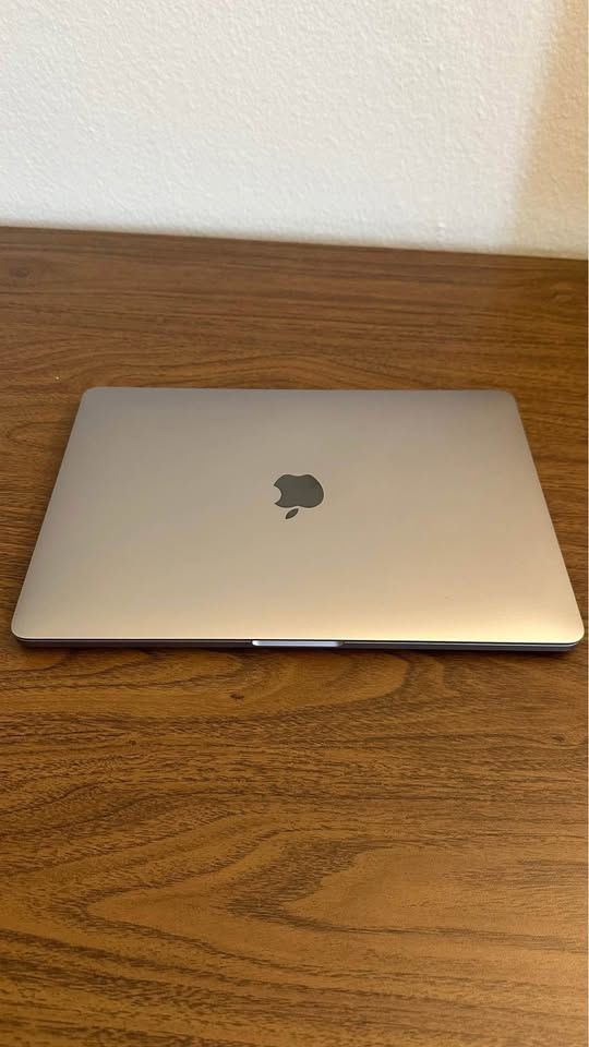 Apple MacBook Pro 2020 Silver (13-inch, 8GB RAM, 256GB SSD Storage)
