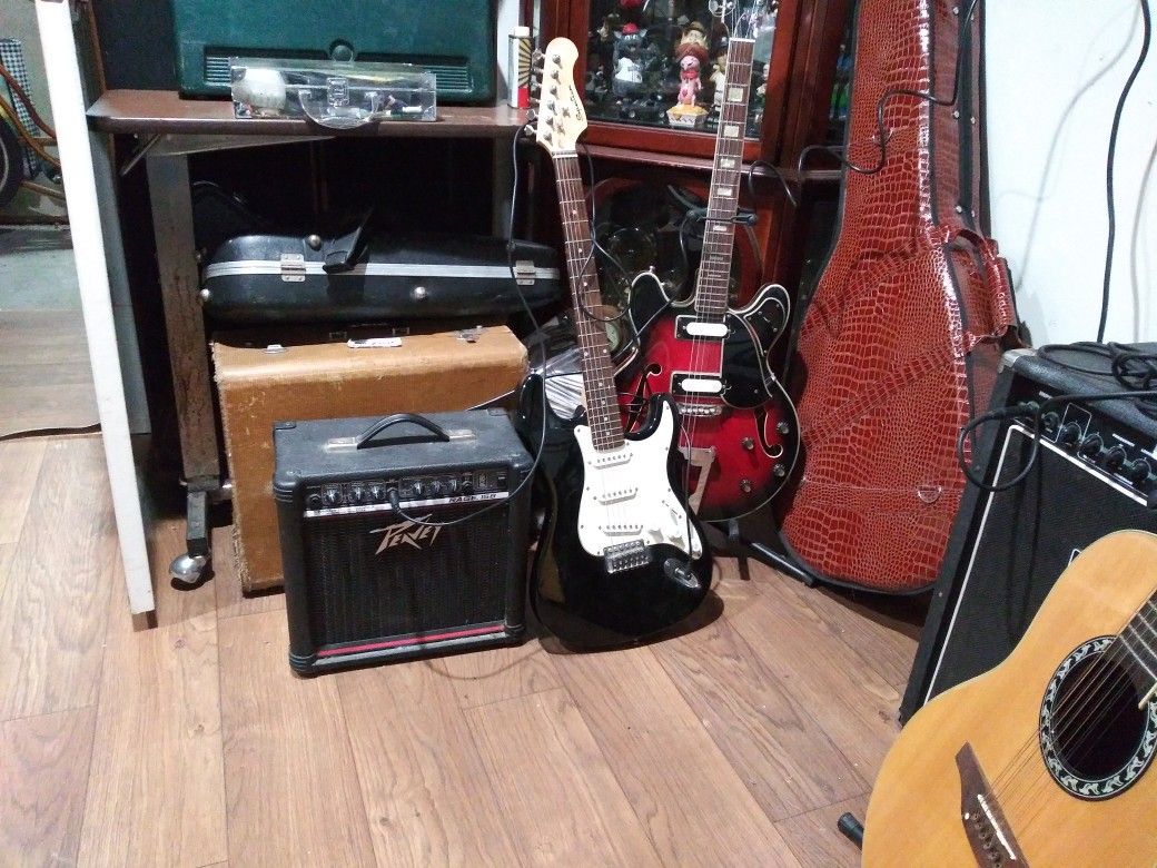 S Pectrum Electrick. Guitar. And Pevey. Amp. I75 Good. Cond