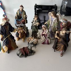 Nativity Figurine Set 