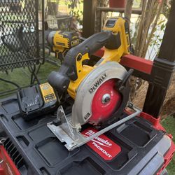Dewalt Drill Atomic With 2ah Battery  Dewalt Skillsaw With Battery And Charge And Milwaukee Packout Box 