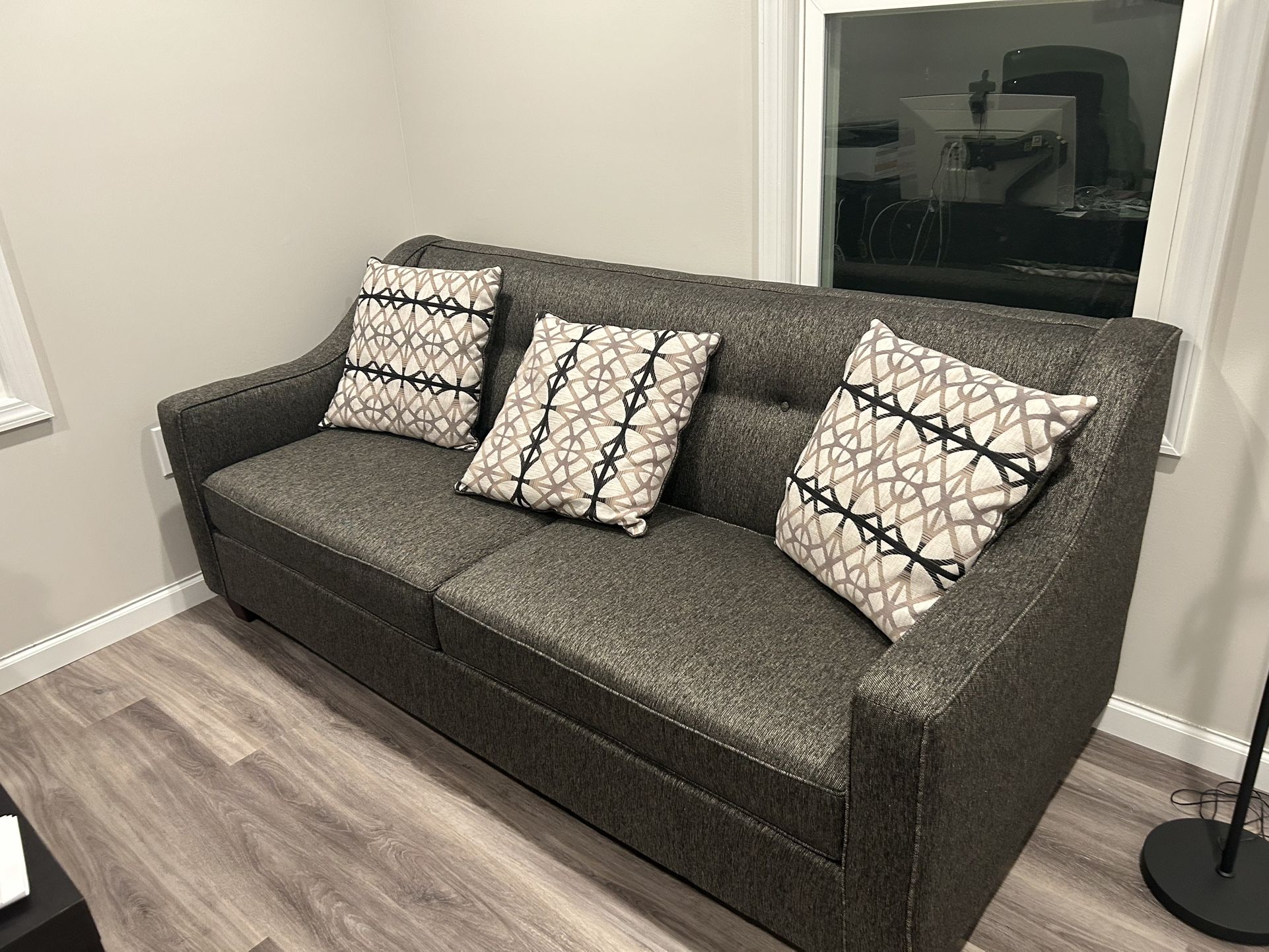 Sofa Chenille 85”