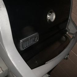 Really Nice Weber Spirit 2 Burners BBQ Grill Propane Asador