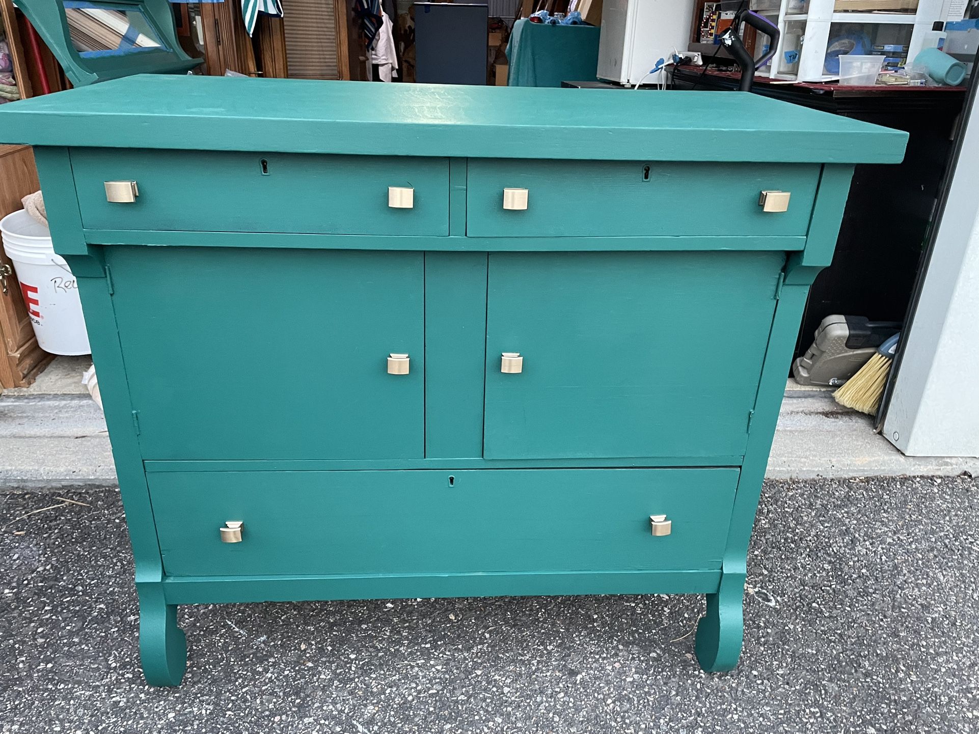 Dresser Buffet Foyer Entry