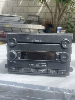 2004 Ford F250 Super Duty Stock Radio