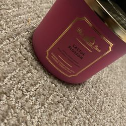 Bath And Bodyworks Candles Read description