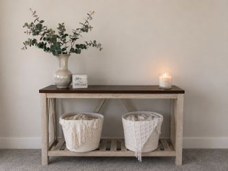 Entry way table