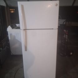 GE Fridge Apartment Size 