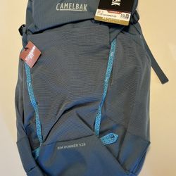 CamelBak Rim Runner X22 Women’s 2.5L Hydration Pack – Crystal Blue – New w/ Tags