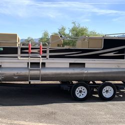 Pontoon Boat, 8550.00