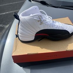 Air Jordan 12 retro. White/gym red-black  size 12