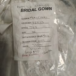 Beautiful Mon Cheri Wedding Gown Size 12 With Shoes