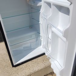 Small fridge / freezer.  Great Condition.