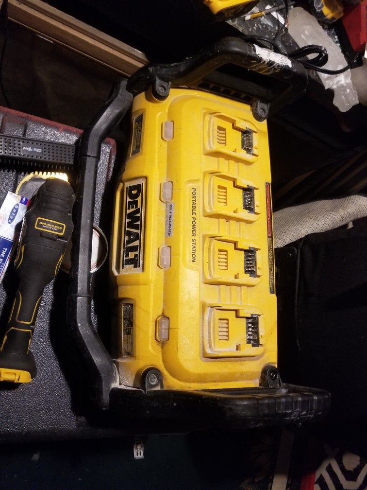 Dewalt Battery Charger