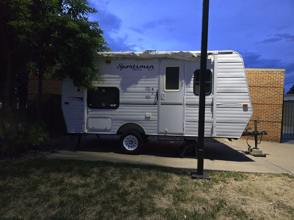 2011 Sport Classic 16 Feet Camper
