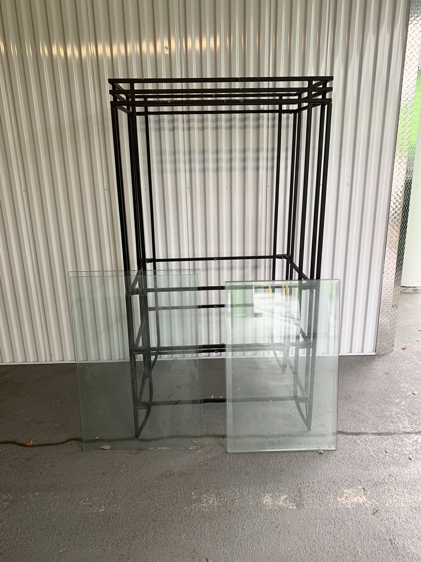 Tv Stand / (Iron) + Glass Shelves