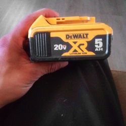DeWalt 20v  Max  5AH Lithium Ion 