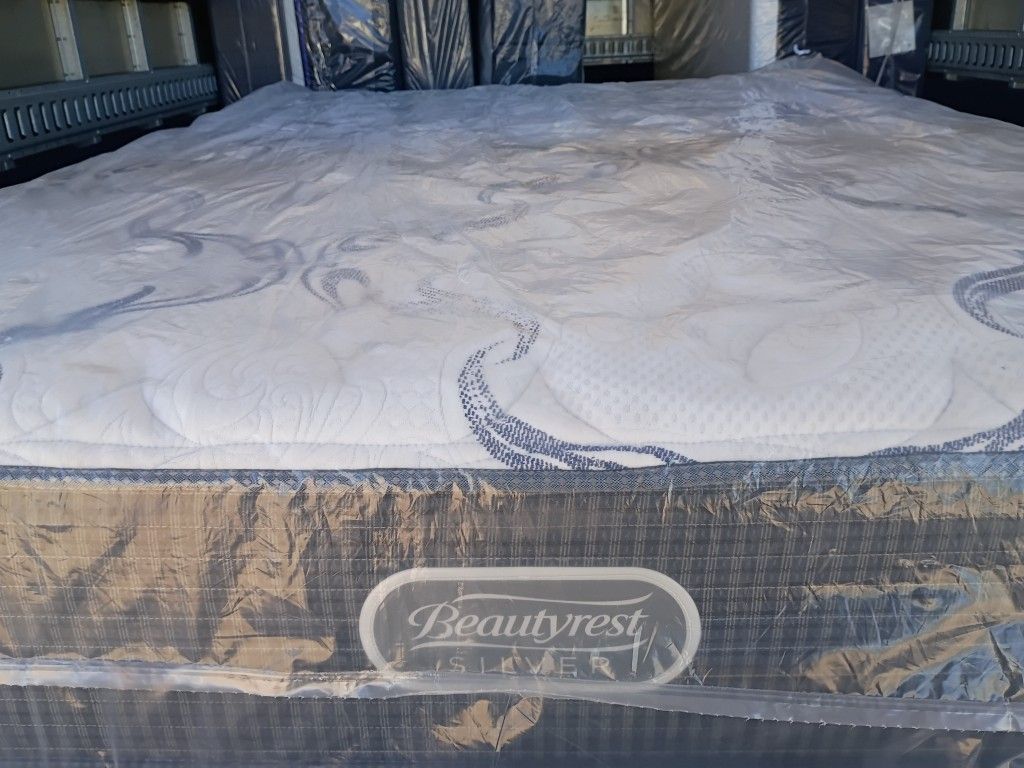 Brand New Queen Size Plush Beautyrest Included Box Spring Free Delivery