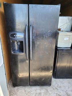 Fridge Stove And Microwave