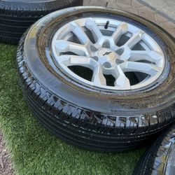Rines Casi Nuevos Para Chevrolet 6x139.7 Con Llanta Michelin 