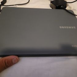 Samsung Chrome Laptop 