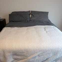 California king Bed 