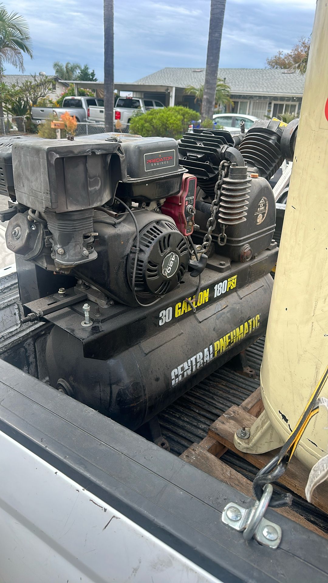 Central Pneumatic 30 Gallon Compressor