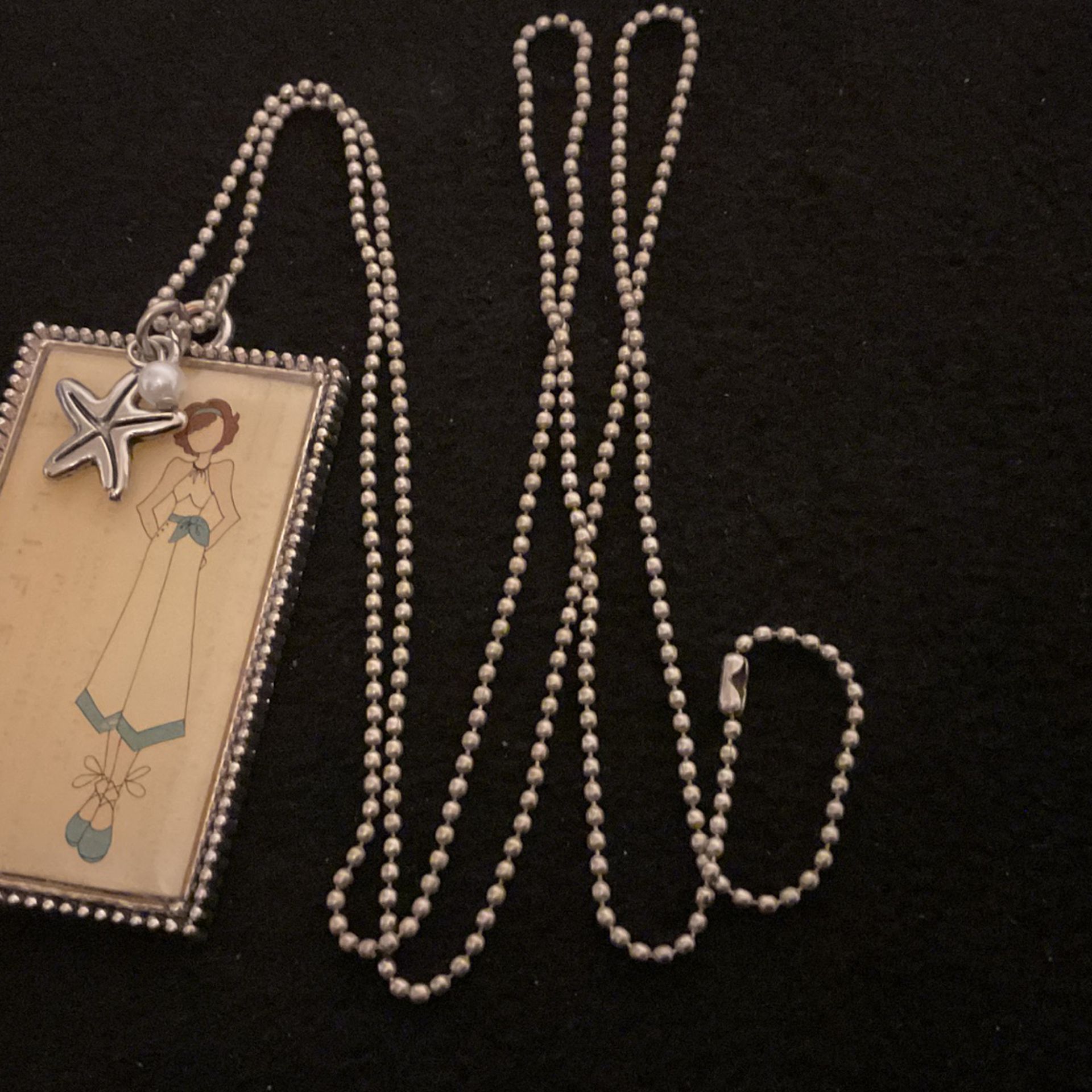 30” SilverTone Dog chain Necklace With Dog Tag Pendant And 2 Charms