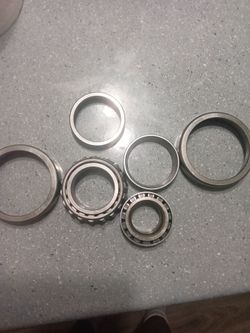 Trailer bearings set and race