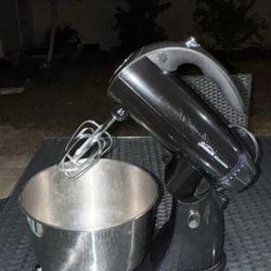  Sunbeam Mixmaster stand mixer