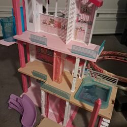Barbie Dreamhouse Dollhouse 