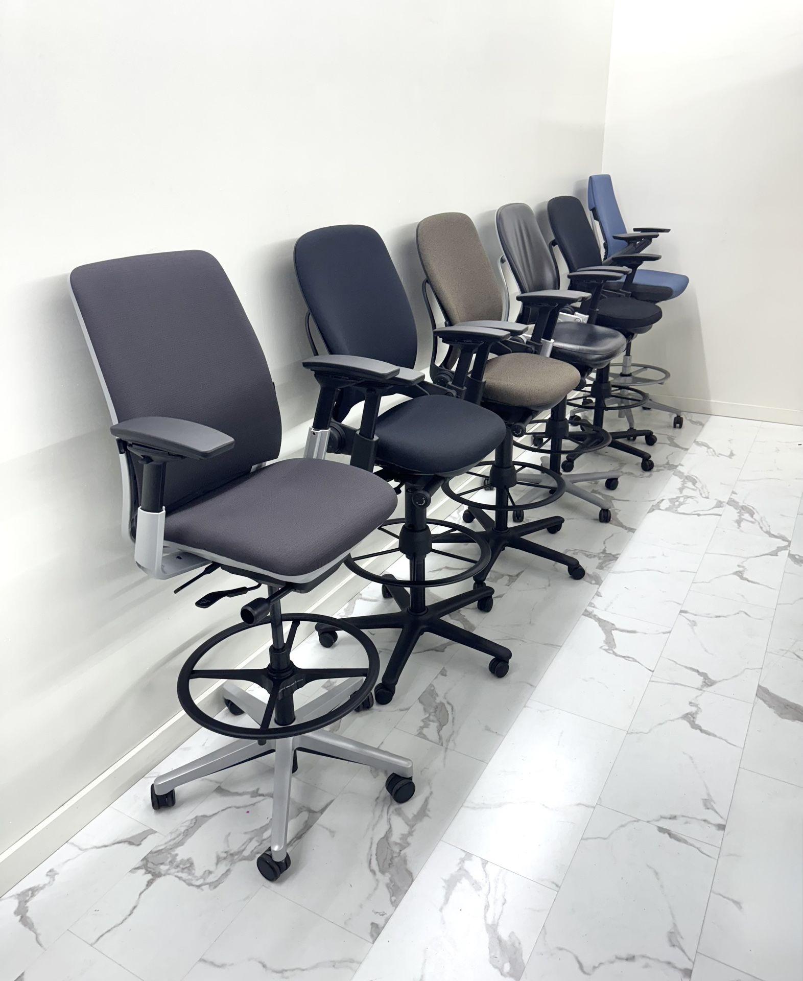 LIKE NEW STEELCASE STOOLS, AMIA, LEAP V2 AND GESTURE STOOLS AVAILABLE! STARTING AT $399!