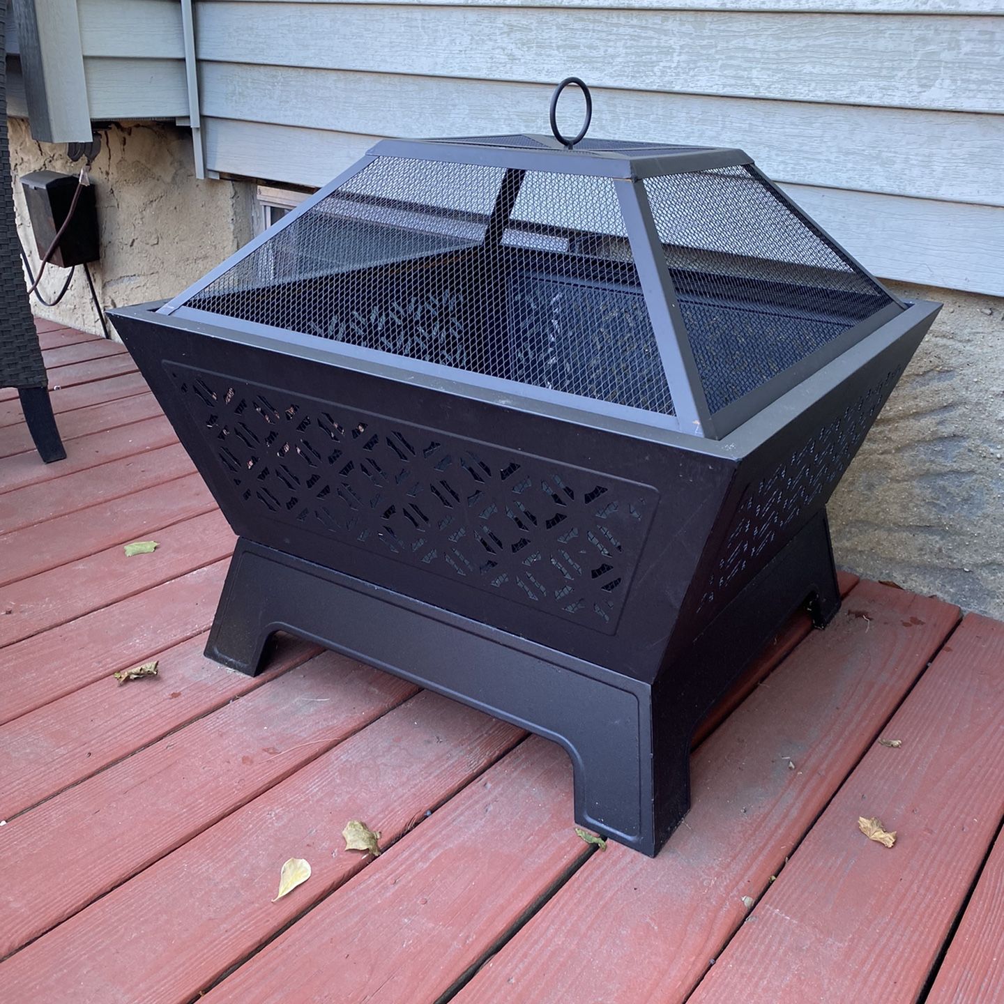 Calipso 26 Square Wood Burning Fire Pit - Pleasant Hearth for Sale in East  Meadow, NY - OfferUp