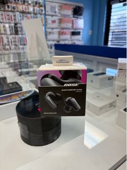 Bose QuietComfort Ultra Noise Cancelling Earbuds black color