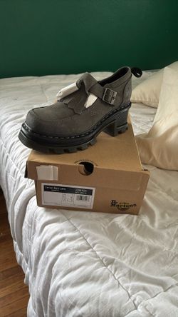 DR.MARTENS WOMENS SHOES