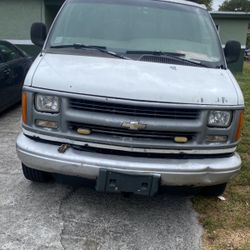 2001 Chevrolet Express