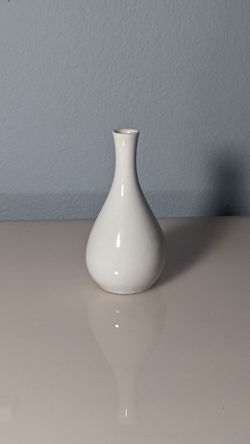 Small White Porcelain Flower Vase