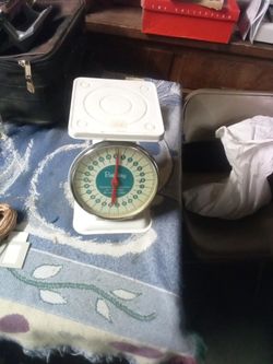 Vintage Kitchen Scale 