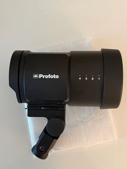 Profoto B10X 250Ws Off-Camera Flash – Excellent Condition