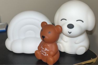 Rechargeable decorative lamps: the two white ones and the bear are battery-operated.