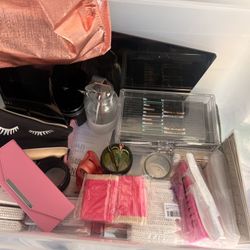 Lash Supplies And Bed 