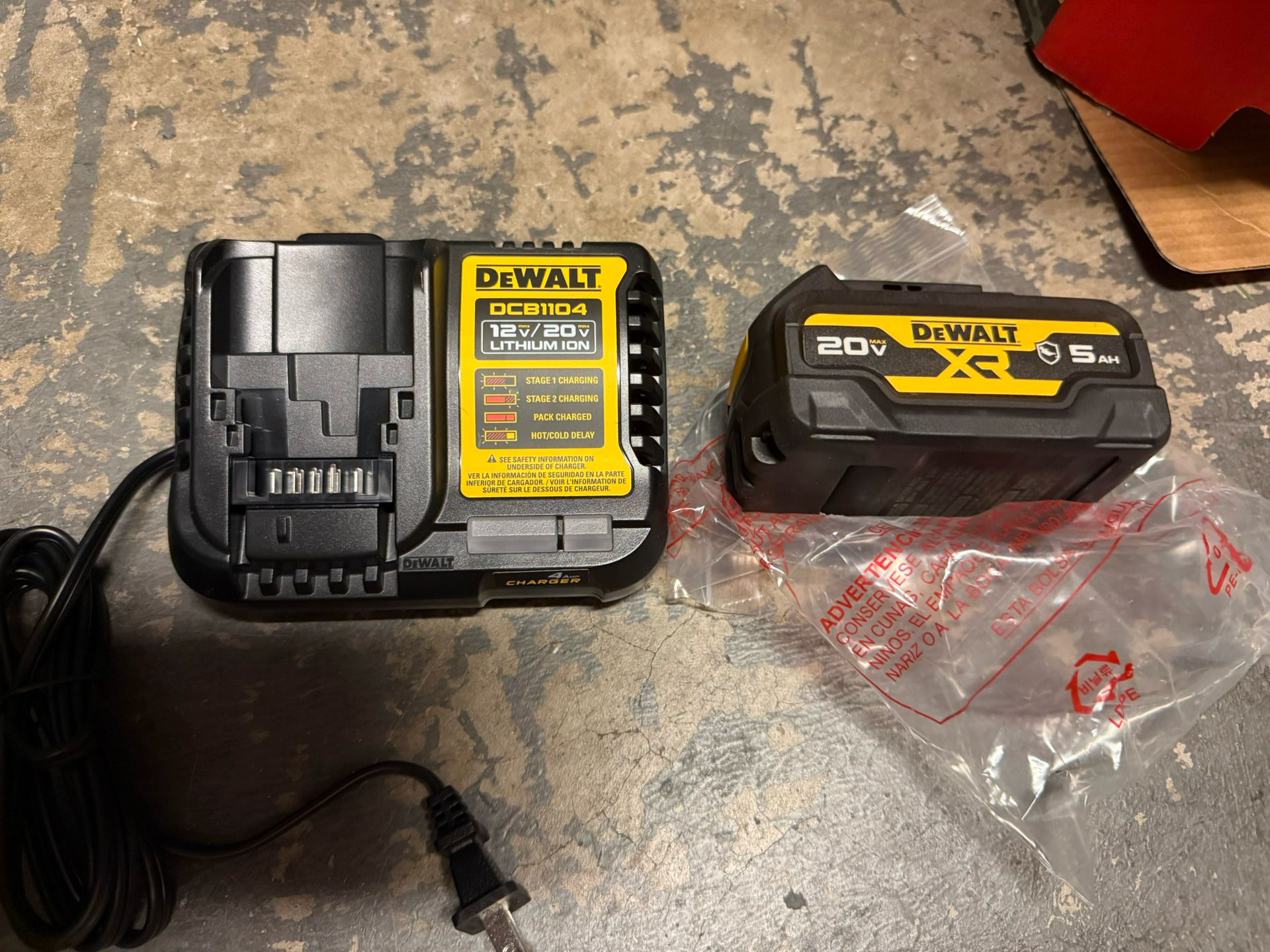 Dewalt 20V 5ah Oil Resistant Battery And 4amp Charger Brand New