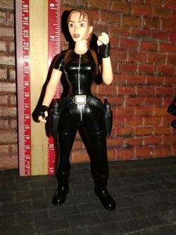 Lara Croft Tomb Raider action figure