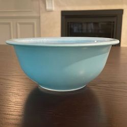 322 Vintage Pyrex Bowl in Beautiful Light Blue Good Condition Mixing Bowl 