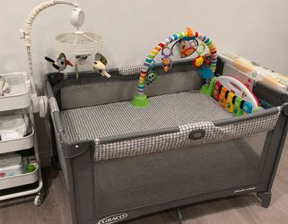 Graco Pack ’n Play Playard – $18

Graco Pack ’n Play in good used condition