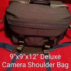 #414... Camera Shoulder Bag