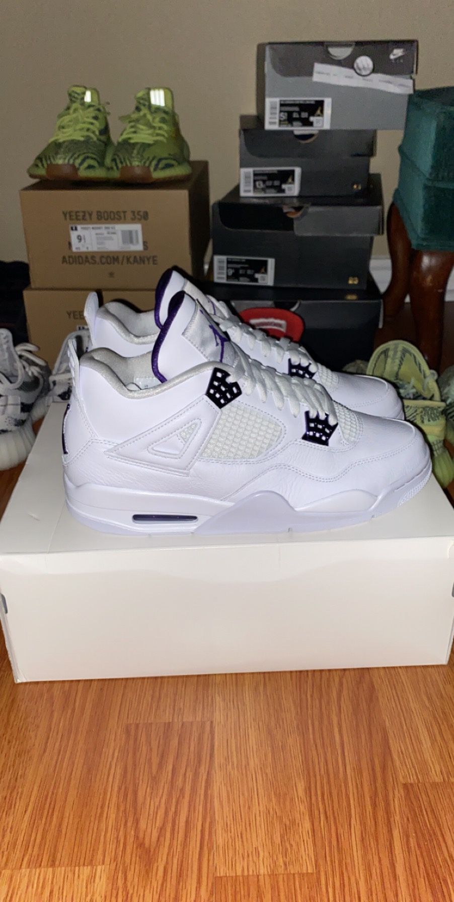 Jordan 4 ‘metallic purple’ dead stock(new)