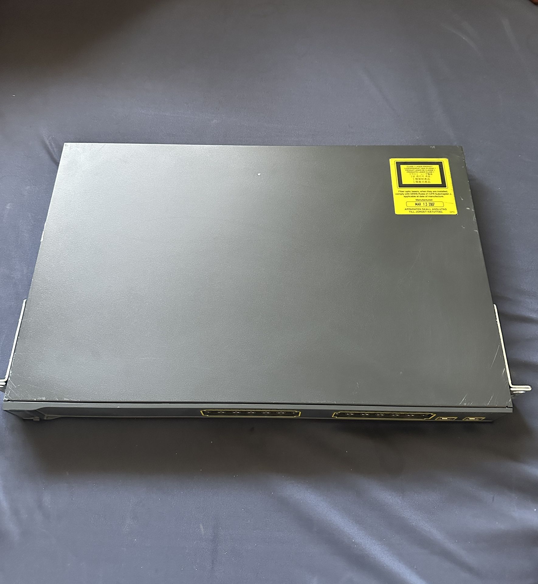 Cisco Catalyst 3750 WS-C3750 24 Port Fast PoE Ethernet Switch W/out Power Cord
