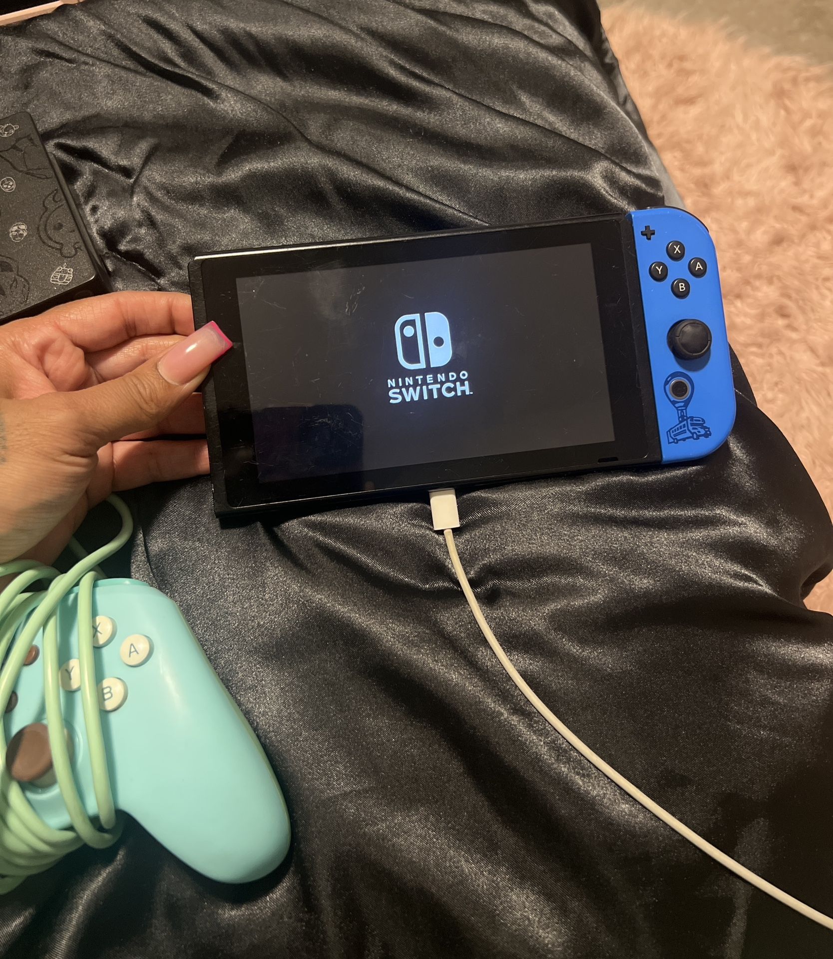 Nintendo Switch Bundle – Extra Controller – Works **Please read description**